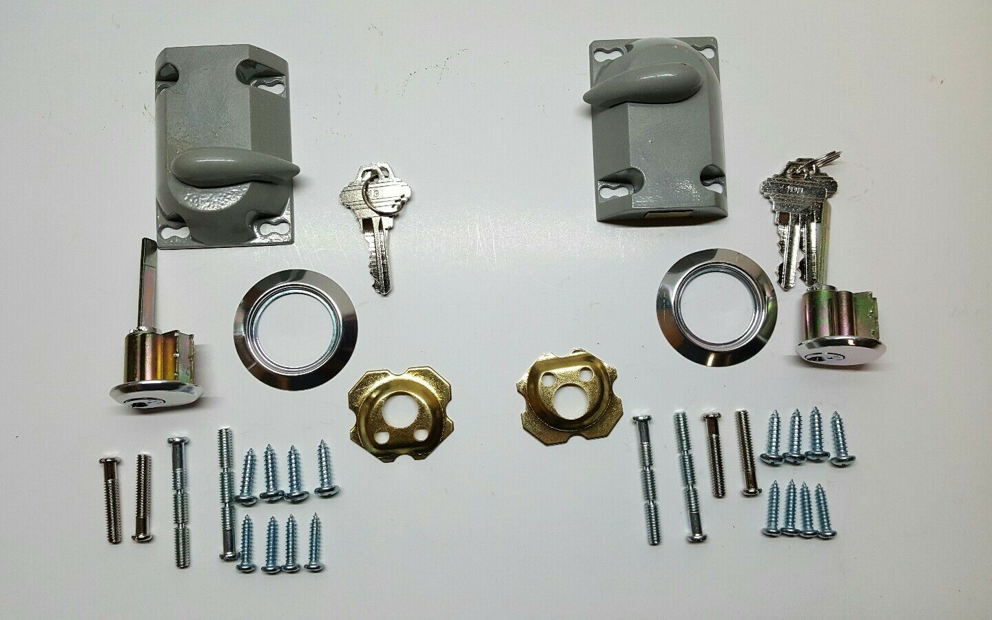 2 GARAGE DOOR KEYED DEAD BOLT CYLINDER LOCK KEY SET (KEYED ALIKE)